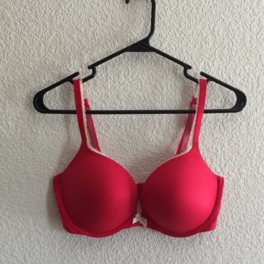 Body by Victoria's Secret push up bra